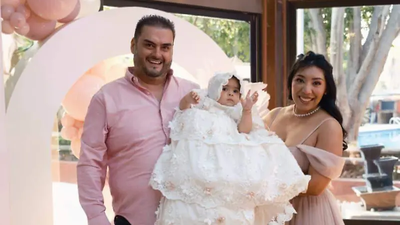 Los felices papás junto a su hija. Gerardo Parra, Fátima Parra y Patzy Morán
